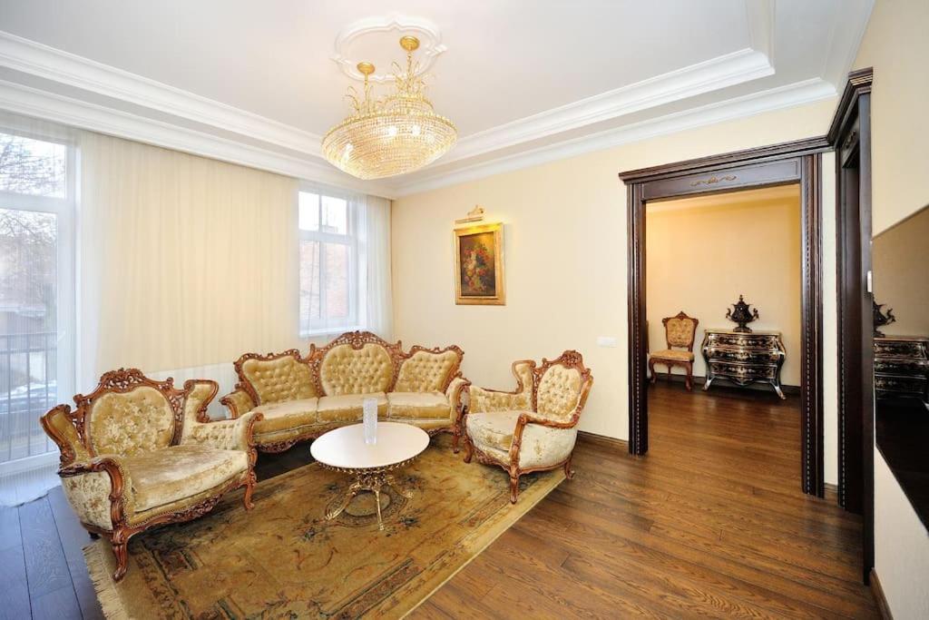 Luxury Old Town Apartment Κάουνας Εξωτερικό φωτογραφία