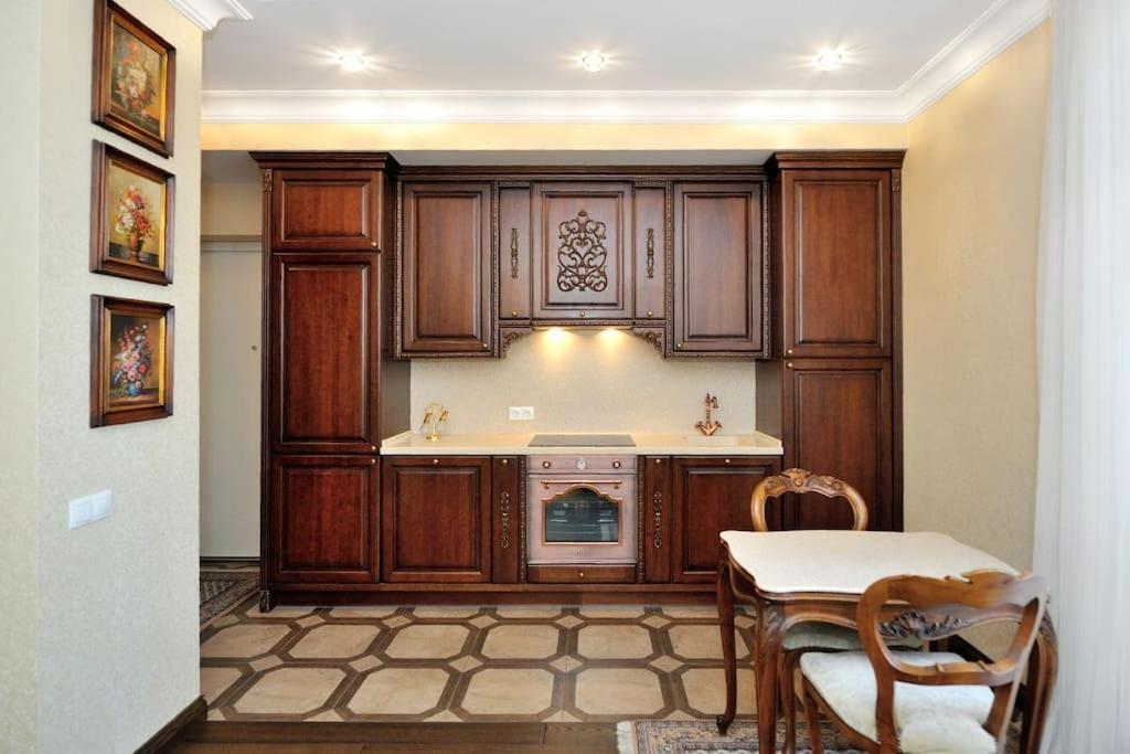 Luxury Old Town Apartment Κάουνας Εξωτερικό φωτογραφία